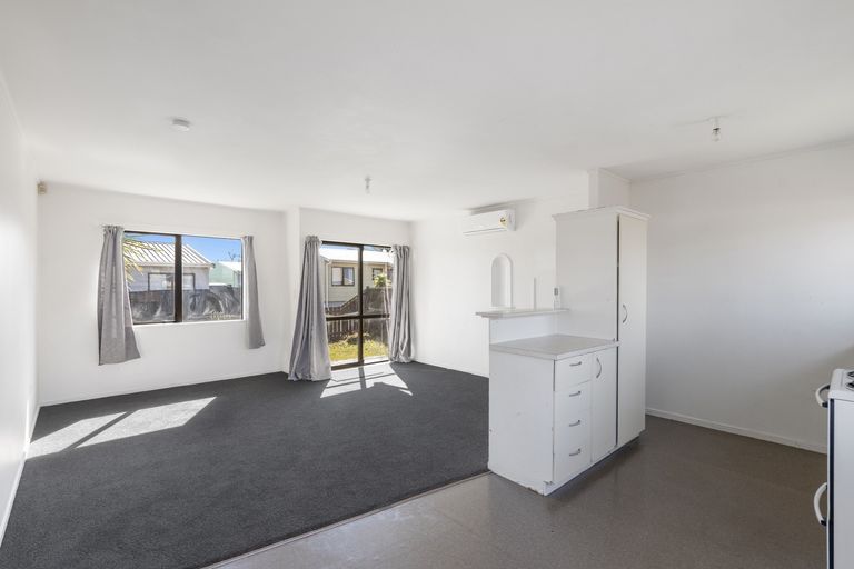 Photo of property in 1/20 Hatherley Place, Clendon Park, Auckland, 2103