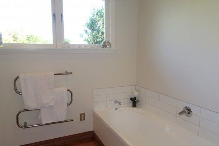 Photo of property in 1 Wilson Crescent, Karoro, Greymouth, 7805