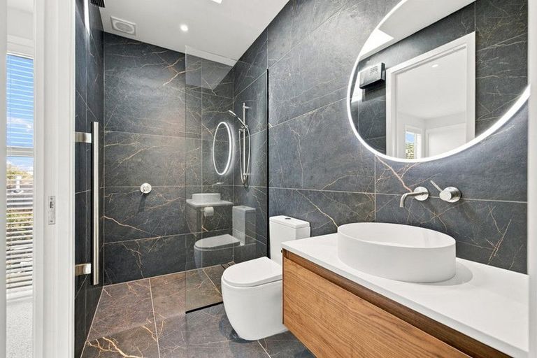 Photo of property in 3/130 Office Road, Merivale, Christchurch, 8014