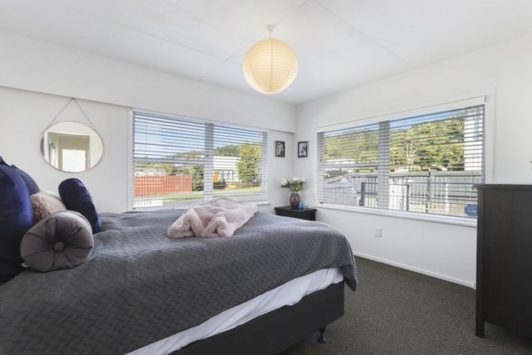 Photo of property in 279 Wellington Road, Wainuiomata, Lower Hutt, 5014