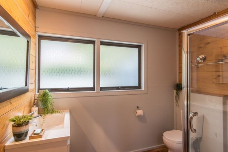 Photo of property in 4 Poneke Drive, Waikanae, 5036