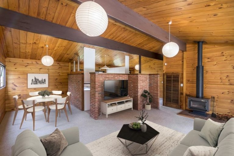 Photo of property in 22 Aorangi Road, Paraparaumu, 5032