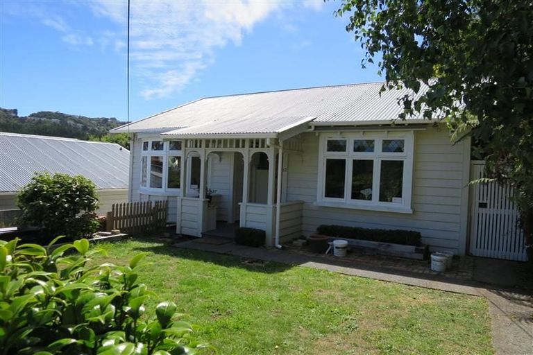 Photo of property in 12 Dee Street, Island Bay, Wellington, 6023