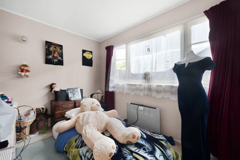 Photo of property in 1/20 Takutai Avenue, Bucklands Beach, Auckland, 2012