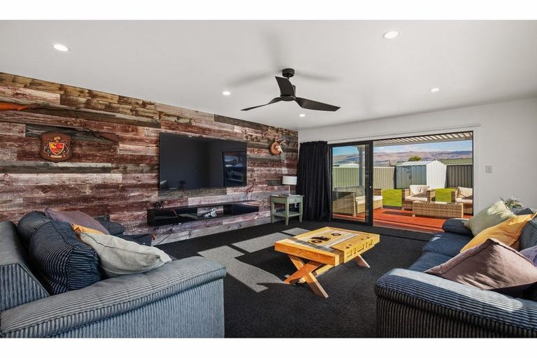 Photo of property in 8 Don Place, Alexandra, 9320