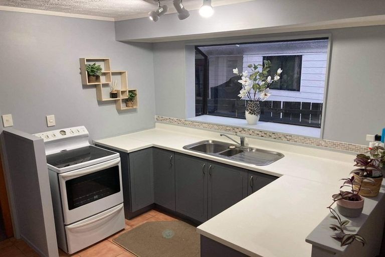 Photo of property in 20 Hadley Wood Drive, Wattle Downs, Auckland, 2103