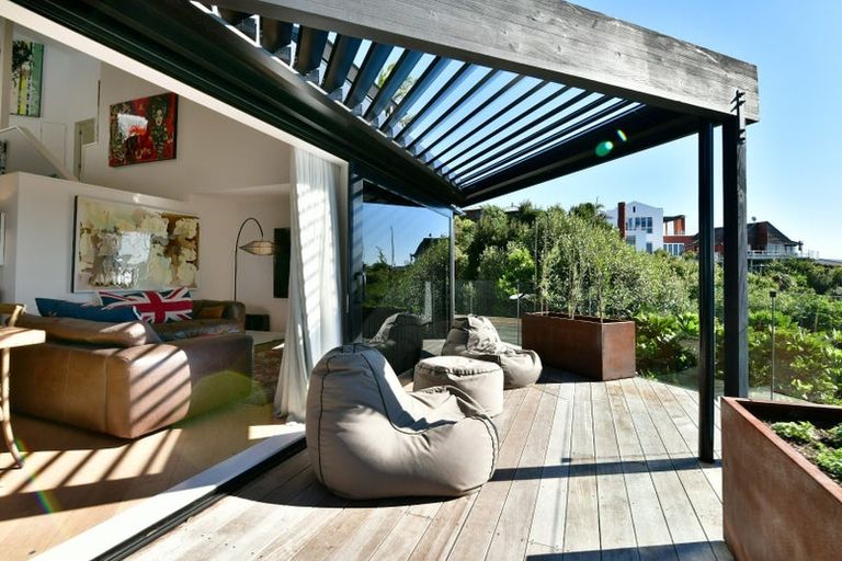 Photo of property in 86 Vipond Road, Stanmore Bay, Whangaparaoa, 0932