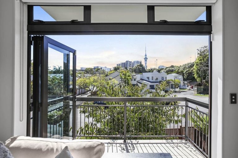 Photo of property in 46a Beresford Street Central, Freemans Bay, Auckland, 1011