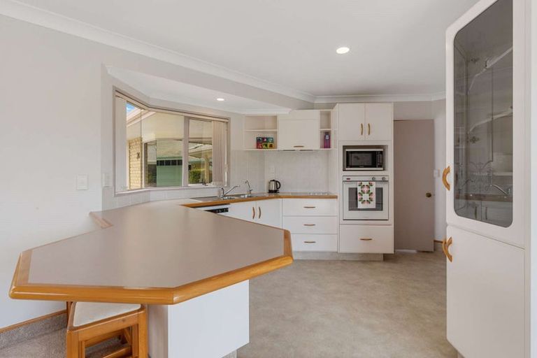 Photo of property in 24 Santa Monica Drive, Papamoa Beach, Papamoa, 3118