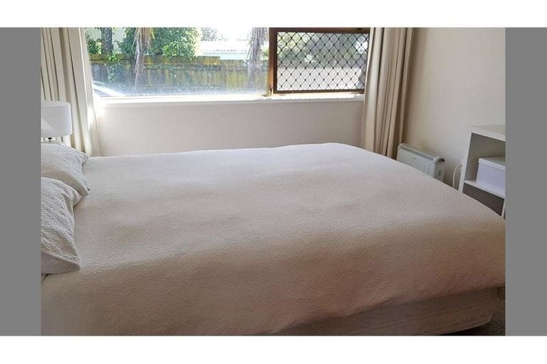 Photo of property in 1/54 Highland Park Drive, Highland Park, Auckland, 2010