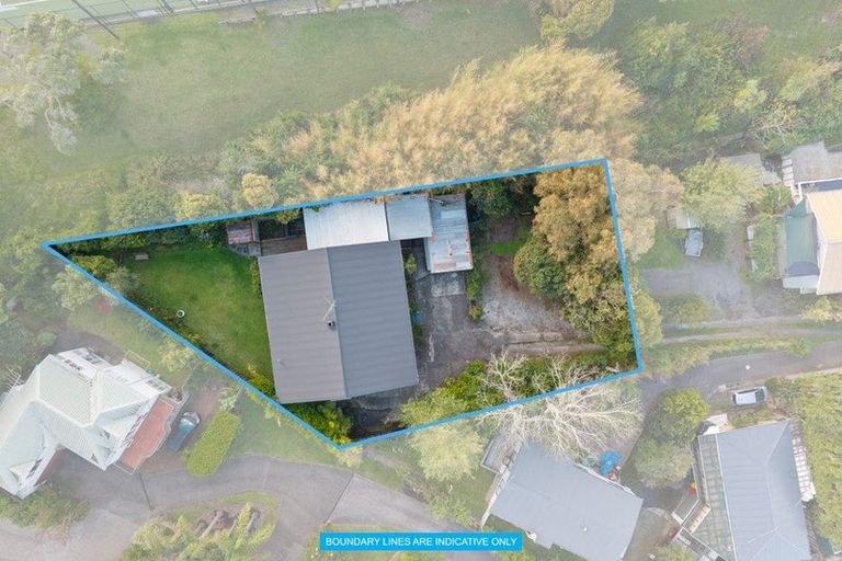 Photo of property in 16 Forrest Hill Road, Forrest Hill, Auckland, 0620