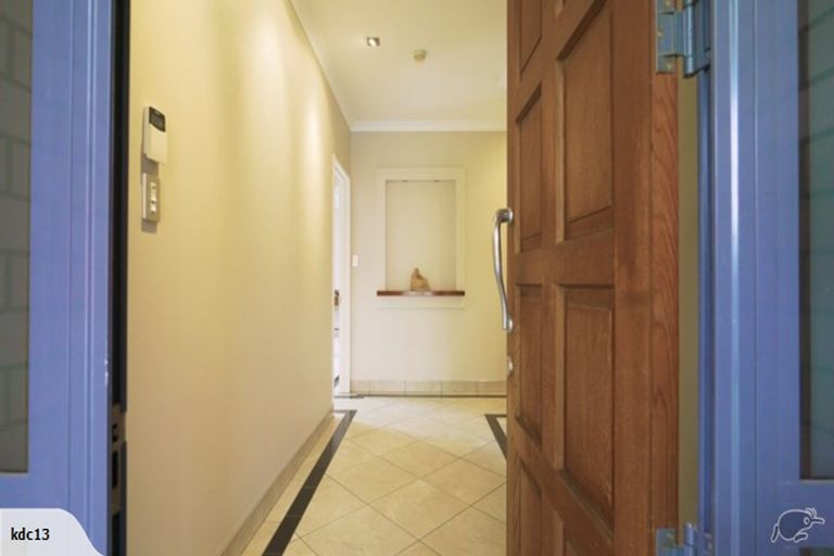 Photo of property in 10 Deavoll Place, Heathcote Valley, Christchurch, 8022