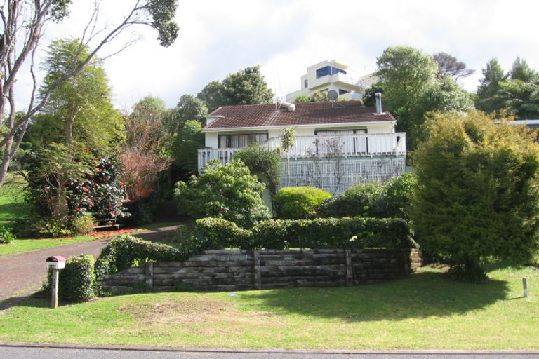 Photo of property in 115 Waireka Place, Whangamata, 3620