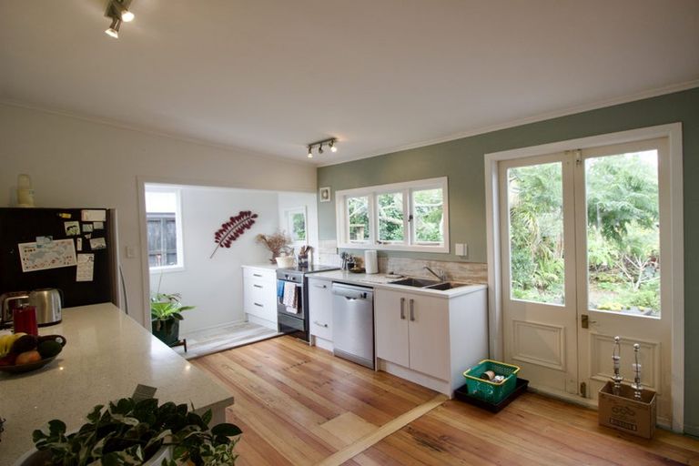 Photo of property in 2/6 Spencer Road, Pinehill, Auckland, 0632