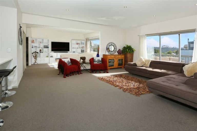 Photo of property in 15 Vino Cina Heights, Ranui, Auckland, 0612