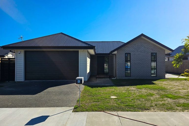 Photo of property in 3 Cutler Street, Woodend, 7610