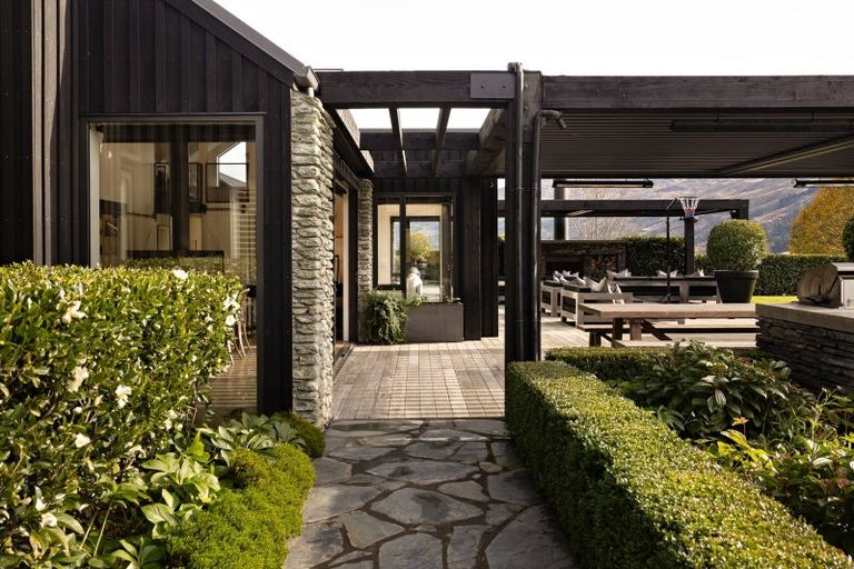 Photo of property in 47 Mooney Road, Speargrass Flat, Queenstown, 9371