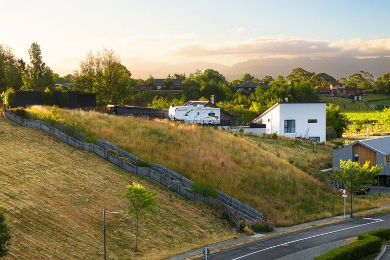 Photo of property in 38 Golf View Close, Fairhall, 7272