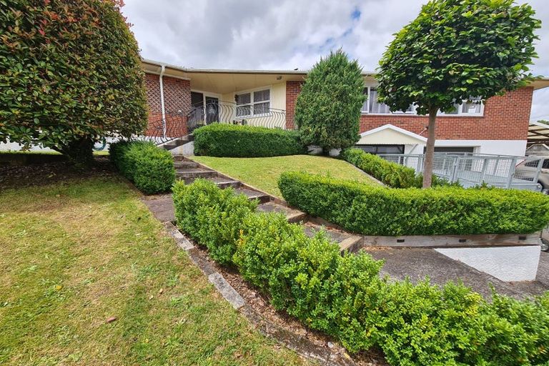 Photo of property in 1/40 Hillcrest Avenue, Hillcrest, Auckland, 0627