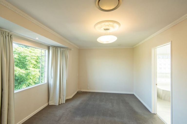 Photo of property in 22 Hugh Green Drive, Pinehill, Auckland, 0632