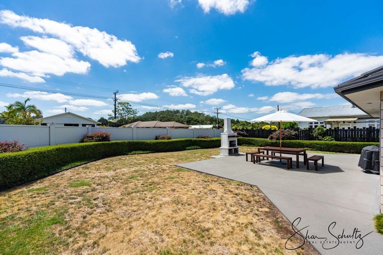 Photo of property in 18 Pahi Road, Paparoa, 0571