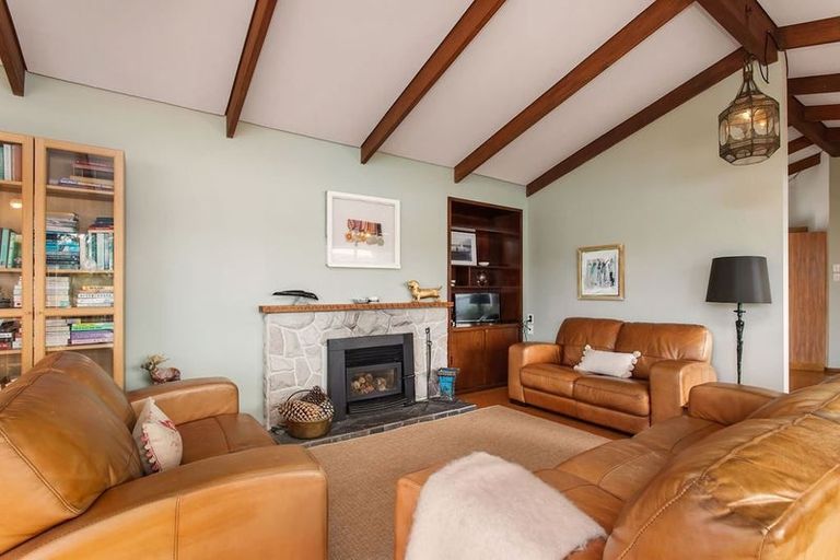 Photo of property in 11 Ngaio Lane, Charteris Bay, Lyttelton, 8971