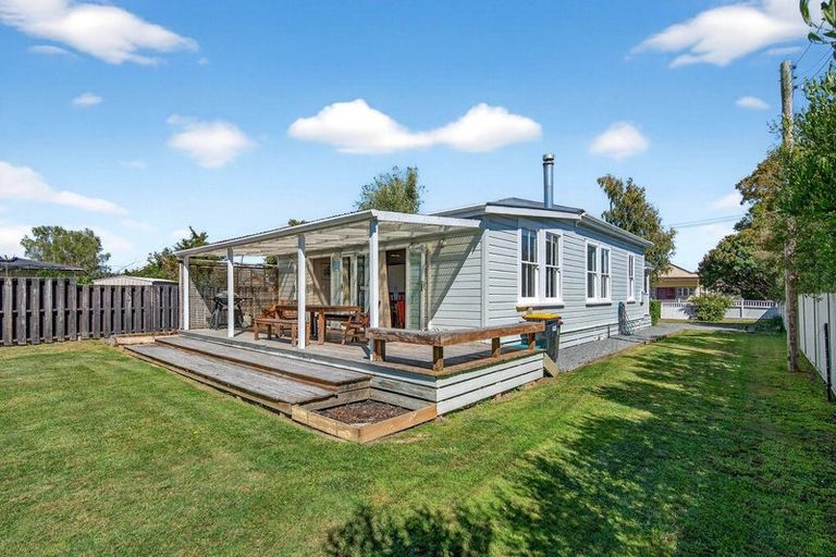 Photo of property in 51 Weld Street, Martinborough, 5711