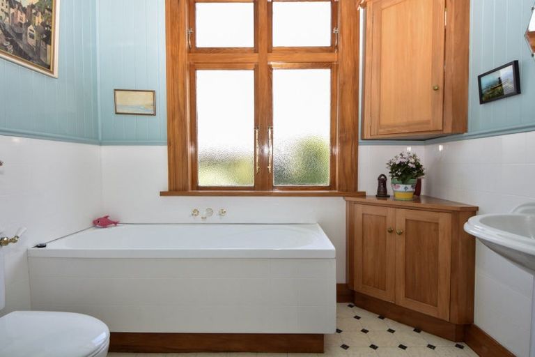 Photo of property in 90 Pembroke Street, Carterton, 5713