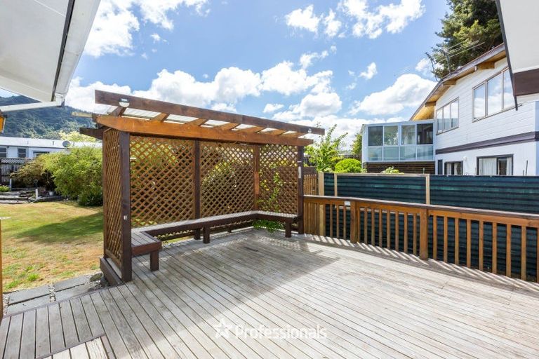 Photo of property in 5 Venetia Way, Totara Park, Upper Hutt, 5018