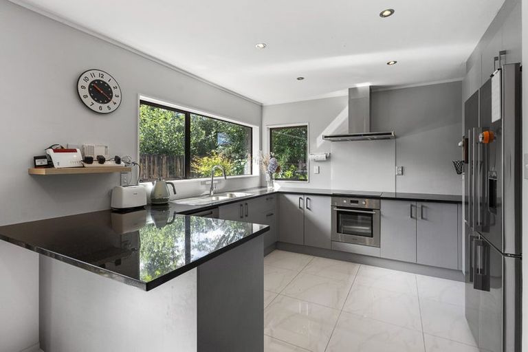 Photo of property in 2/17 Seneca Court, Golflands, Auckland, 2013