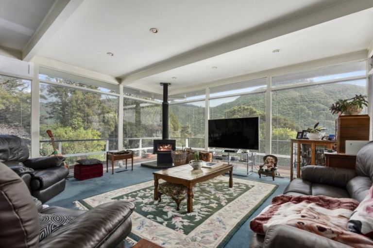 Photo of property in 6a Birch Terrace, Birchville, Upper Hutt, 5018