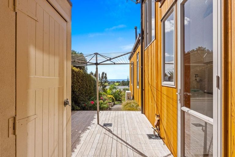 Photo of property in 3/56 Castor Bay Road, Castor Bay, Auckland, 0620