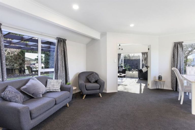 Photo of property in 33 Kirsten Place, Parklands, Christchurch, 8083