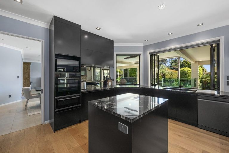 Photo of property in 12a Wainoni Heights, Greenhithe, Auckland, 0632