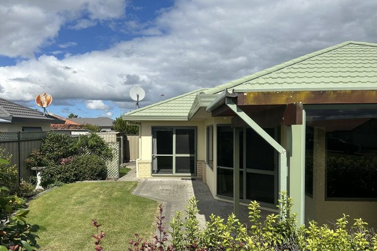 Photo of property in 11 Addington Place, Taradale, Napier, 4112