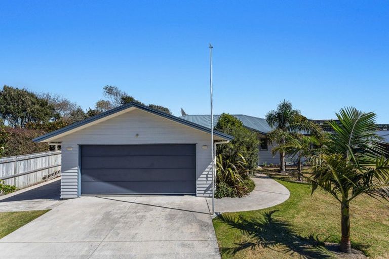 Photo of property in 41 Dawn Parade, Coastlands, Whakatane, 3120