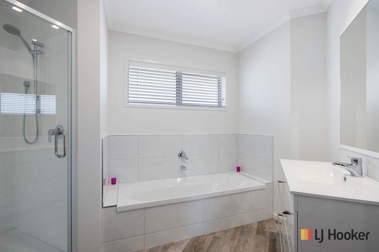 Photo of property in 38 Noble Johnston Drive, Katikati, 3129