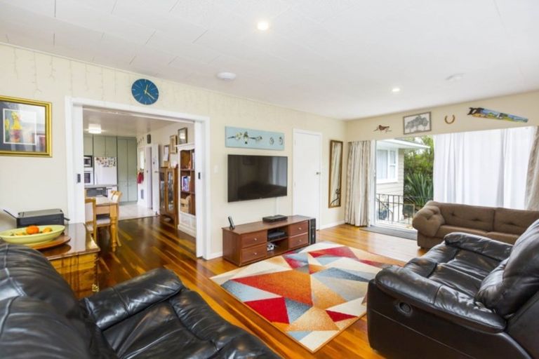 Photo of property in 26 Fendalton Crescent, Pinehaven, Upper Hutt, 5019
