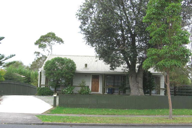 Photo of property in 33 Luanda Drive, Ranui, Auckland, 0612