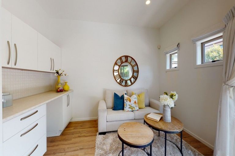 Photo of property in 39 Scarlet Oak Drive, Schnapper Rock, Auckland, 0632