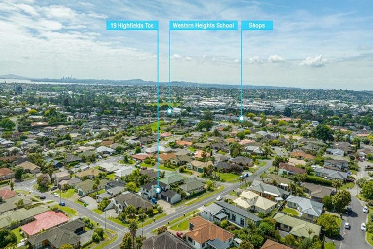 Photo of property in 19 Highfields Terrace, Henderson, Auckland, 0612
