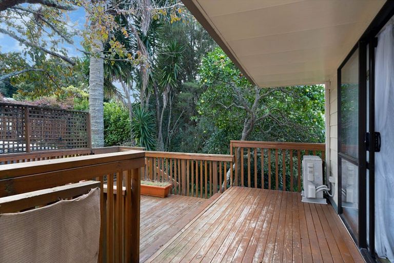 Photo of property in 2/191 Don Buck Road, Massey, Auckland, 0614