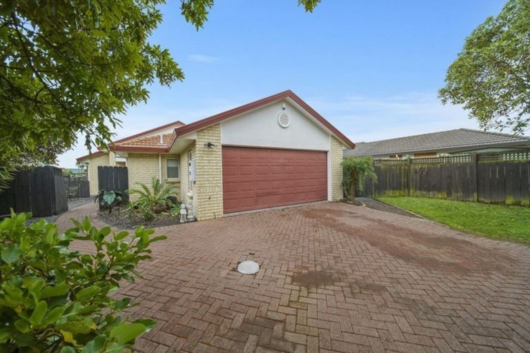 Photo of property in 4c Sheriff Place, Randwick Park, Auckland, 2105