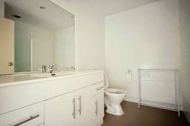 Photo of property in 3/7 Pannill Place, Oteha, Auckland, 0632