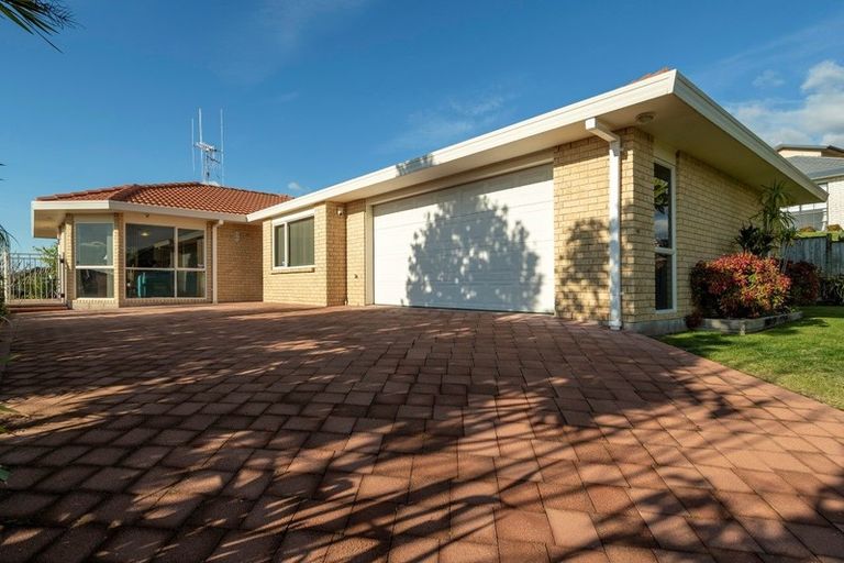 Photo of property in 27 Oteki Park Drive, Welcome Bay, Tauranga, 3112