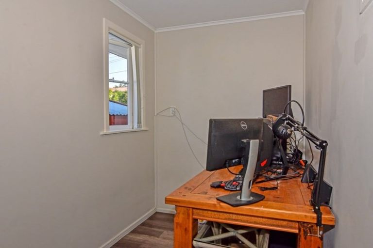 Photo of property in 4 Kay Road, Manurewa, Auckland, 2102