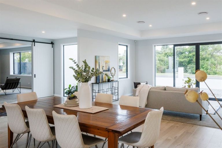 Photo of property in 92 Jickell Street, Hokowhitu, Palmerston North, 4410