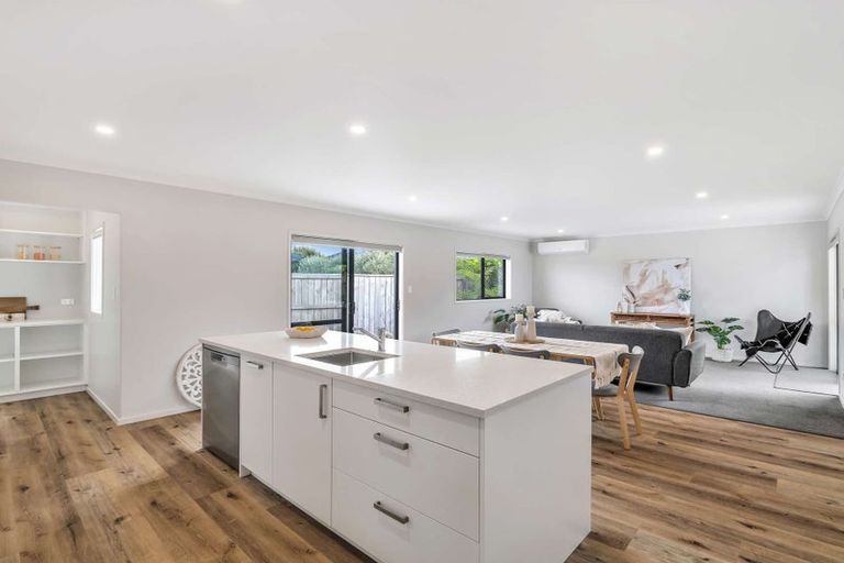 Photo of property in 13 Olney Court, One Tree Point, 0118