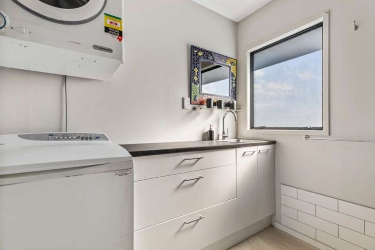 Photo of property in 2/155b Finlayson Avenue, Clendon Park, Auckland, 2103