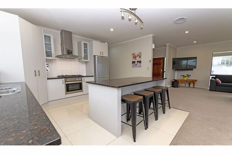 Photo of property in 88a San Marino Drive West, Henderson, Auckland, 0612
